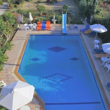 Violetta Aparthotel 3*